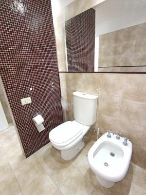 Excelente Depto. 2 Amb. C/balcon y Cochera - Imagen# 21