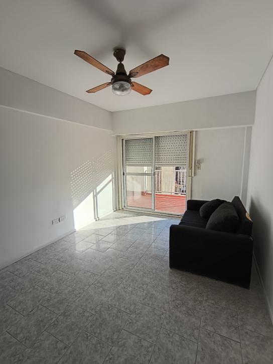 Excelente Depto. 2 Amb. C/balcon Aterrazado y Cochera - Imagen# 9