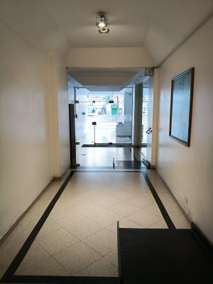 Excelente Depto. 2 Amb. C/balcon Aterrazado y Cochera - Imagen# 4