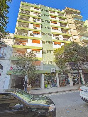 Excelente Depto. 2 Amb. C/balcon Aterrazado y Cochera - Imagen# 1