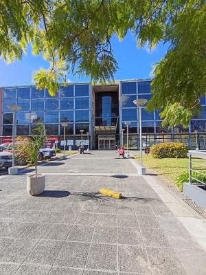 IMPECABLE OFCINA COMERCIAL CON COCHERAS en Alicia M. De Justo  VISTA AL DIQUE. - Imagen# 1