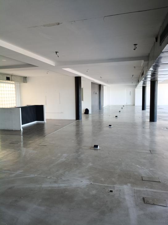 IMPECABLE OFCINA COMERCIAL CON COCHERAS en Alicia M. De Justo  VISTA AL DIQUE. - Imagen# 25