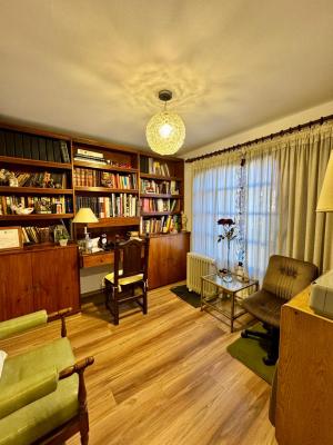 Casa 6 Amb. C/3 Balcones, Fondo, Parrilla, Garage - Imagen# 5