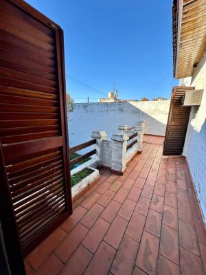 Casa 6 Amb. C/3 Balcones, Fondo, Parrilla, Garage - Imagen# 20