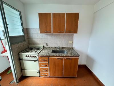 Lindo Depto. 2 Amb. al Frente sobre Av. Independencia - Imagen# 9