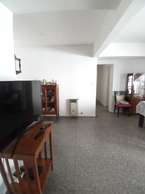 Excelente Depto. 4 Amb. C/ Balcon y Pati - Imagen# 2