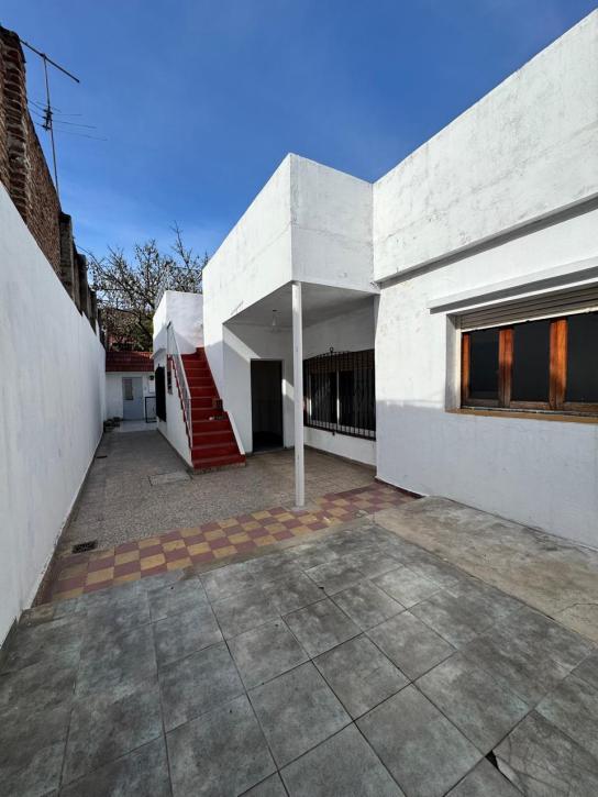 Casa Multifamiliar C/2 Deptos. 3 Amb. C/u, garage, Terraza. Patio - Imagen# 2