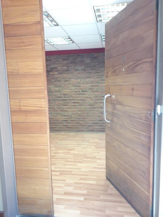 Excelente Oficina Comercial C/ Cochera - Imagen# 11