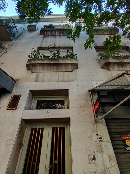 Excelente Depto. de 4 Amb. C/dependencia de Servicio y Balcon - Imagen# 1