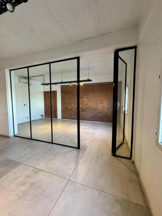 Excelente Oficina de 3 Amb. C/cochera - Imagen# 3